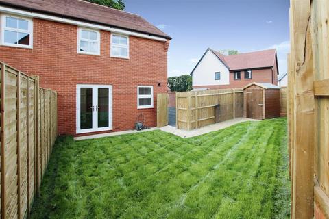 3 bedroom semi-detached house to rent, Tanners Brook Close, Curbridge