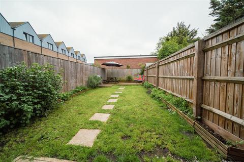 3 Potters Road, Southall, UB2 4AS