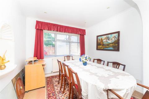 4 bedroom semi-detached house for sale, North Hyde Lane, Hounslow TW5