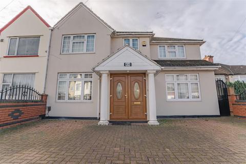 4 bedroom semi-detached house for sale, Orchard Avenue, Hounslow TW5