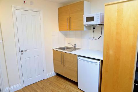 10 Sixth Avenue, Hayes, UB3 2ES