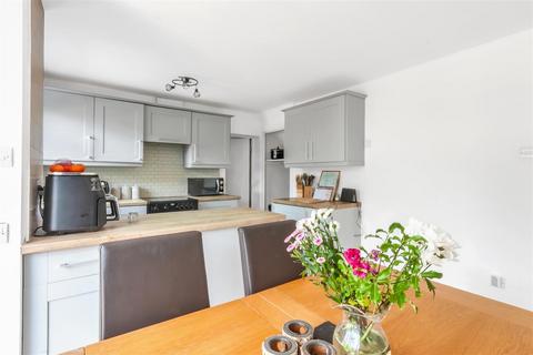 3 bedroom link detached house for sale, Willow Road, Evesham