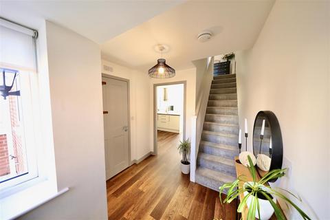 3 bedroom terraced house for sale, The Newlands, HU5
