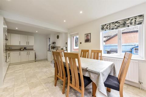 4 bedroom detached house for sale - Briar Way, Romsey, Hampshire