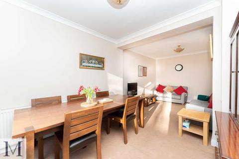 264 Park Avenue, Southall, UB1 3AP