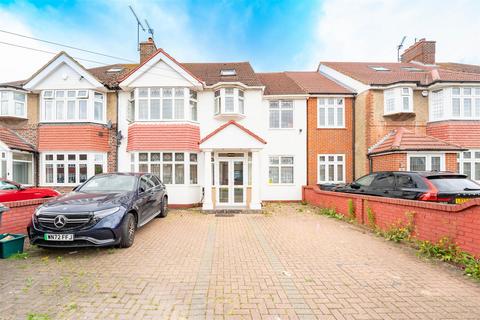 60 Burns Way, Hounslow, TW5 9BA