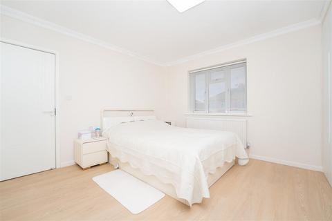 2 bedroom maisonette for sale, Heath Road, Uxbridge UB10
