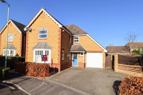 4 bedroom detached house for sale, Brandon Road, Fleet GU52