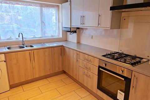 undefined, Farm Close, Middlesex UB1