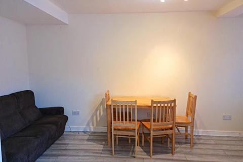 undefined, Farm Close, Middlesex UB1