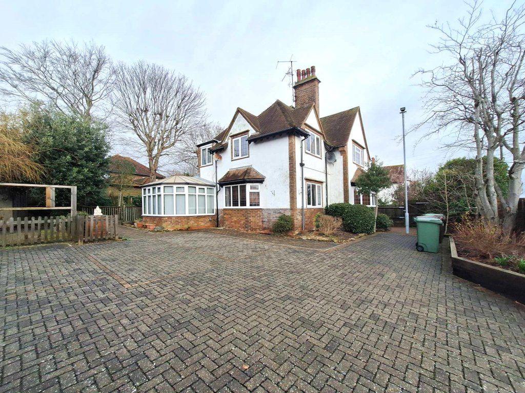 Holmesdale Road, Bexhill on Sea 1 bed flat £1,000 pcm (£231 pw)