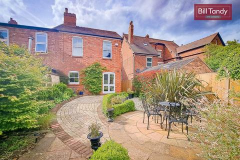 31 Cherry Orchard, Lichfield, WS14 9AN