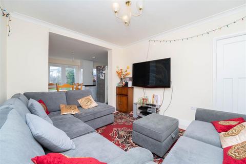 4 bedroom end of terrace house for sale, Springwell Road, Hounslow TW5