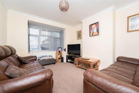 4 bedroom end of terrace house for sale, Springwell Road, Hounslow TW5