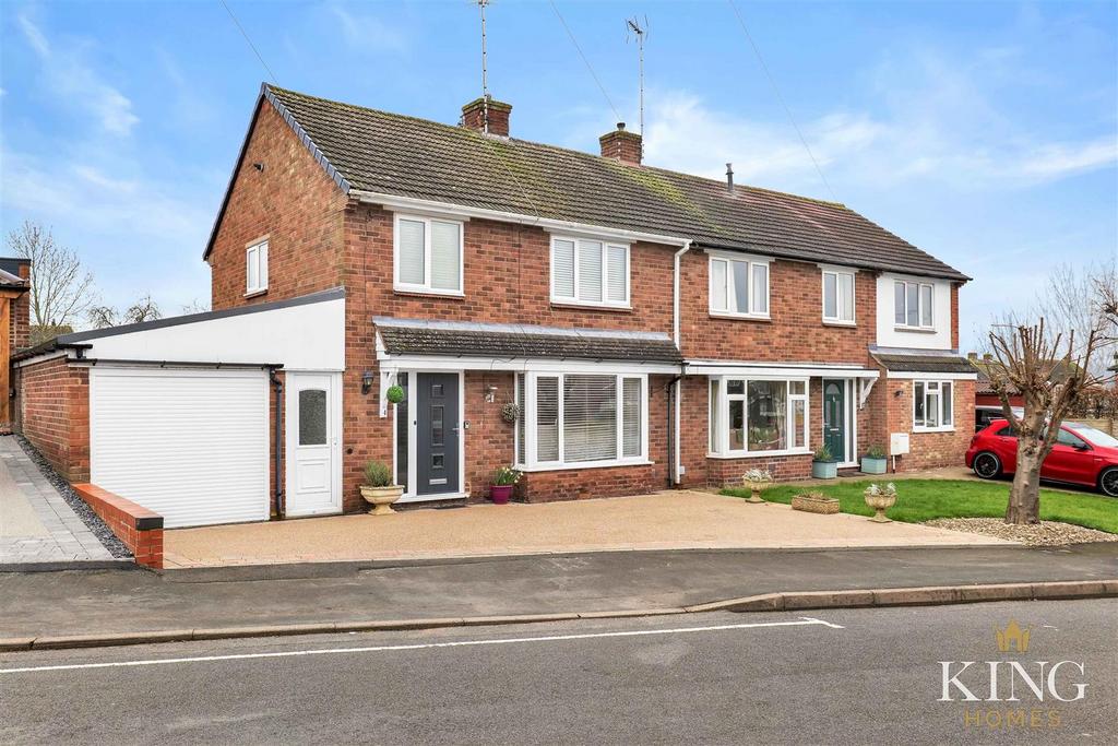 Gerard Road, Alcester 3 bed semidetached house for sale £325,000