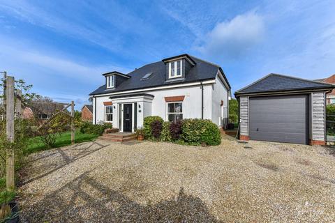 4 bedroom detached house for sale - St. Peters Court, Havenstreet