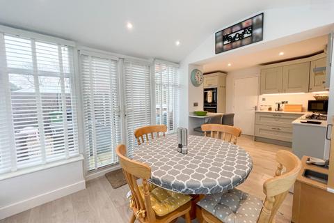 28 Holly Drive, Ryton On Dunsmore, Coventry, CV8 3QA