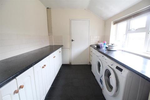 8 bedroom semi-detached house to rent - *£102pppw Excluding Bills* Loughborough Road, West Bridgford, NOTTINGHAM NG2