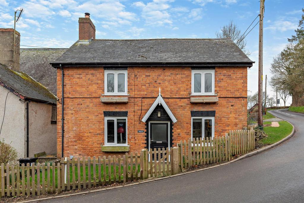 Brynteg, Newmills, Newtown, Powys 3 bed link detached house for sale