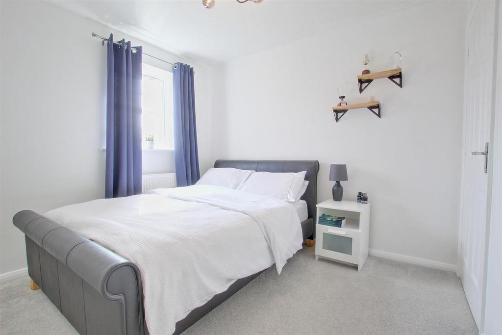 Bedroom 2 (rear)