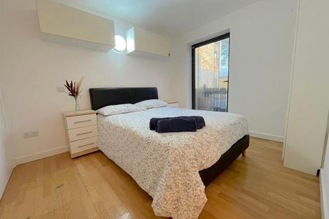 1 bedroom apartment to rent, Bath Road, Hounslow TW4