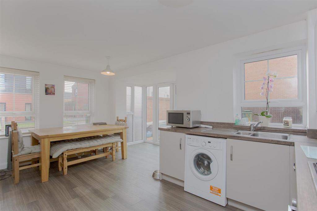 Kitchen/Dining Room