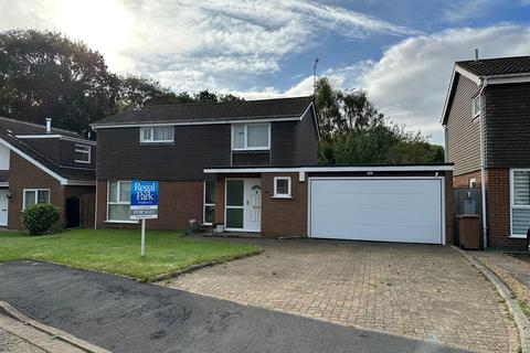 95 Hyholmes, Bretton, Peterborough, PE3 8LL