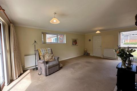 95 Hyholmes, Bretton, Peterborough, PE3 8LL