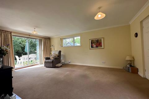 95 Hyholmes, Bretton, Peterborough, PE3 8LL