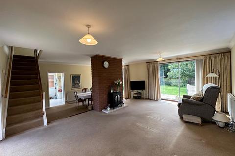 95 Hyholmes, Bretton, Peterborough, PE3 8LL