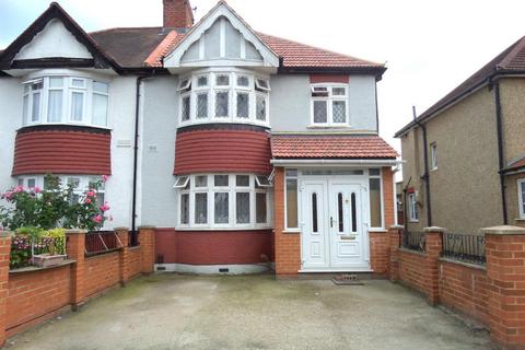4 bedroom semi-detached house to rent, Great West Road, Middlesex TW5