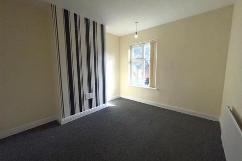 2 bedroom terraced house to rent, Cedar Road, Leicester, LE2