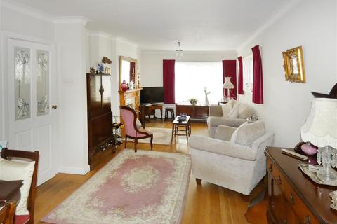 3 bedroom chalet for sale, Cudlow Avenue, Rustington BN16