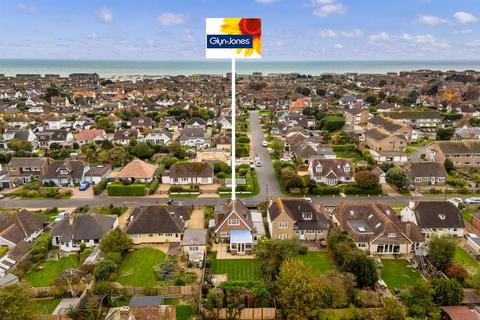 3 bedroom chalet for sale, Cudlow Avenue, Rustington BN16