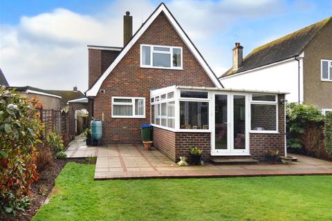 3 bedroom chalet for sale, Cudlow Avenue, Rustington BN16