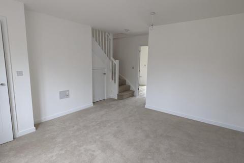 3 bedroom semi-detached house to rent, Osbourne Way, Bury St Edmunds IP32