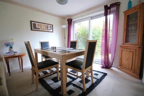 80 Cobb Close, Datchet, Slough, SL3 9QY