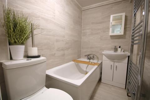127 The Myrke, Datchet, Slough, SL3 9AD