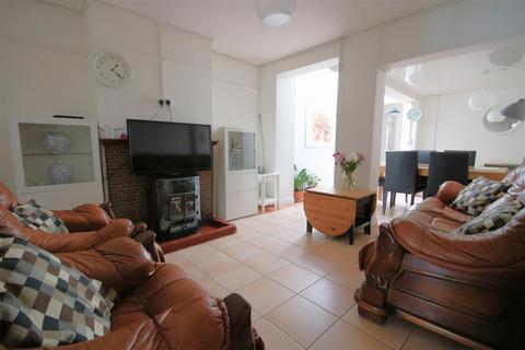 127 The Myrke, Datchet, Slough, SL3 9AD