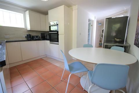 127 The Myrke, Datchet, Slough, SL3 9AD