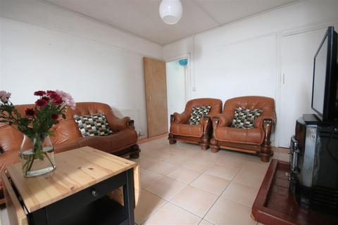 127 The Myrke, Datchet, Slough, SL3 9AD