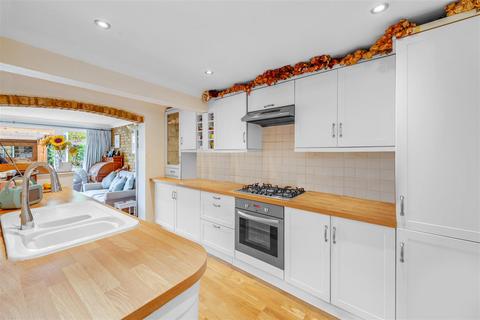 2 bedroom terraced house for sale, Victoria Road, Eton Wick