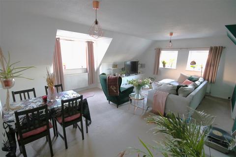 1 bedroom apartment for sale, Thames House, Datchet