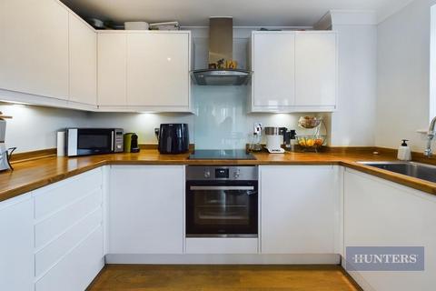 2 bedroom apartment for sale, Orchard Place, Southampton, SO14