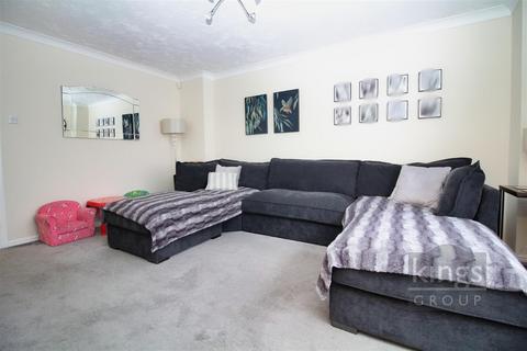 3 bedroom semi-detached house for sale, Chelsea Gardens, Church Langley