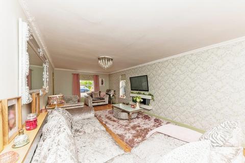 4 bedroom detached house for sale, Lucas Court, Grimsby DN41