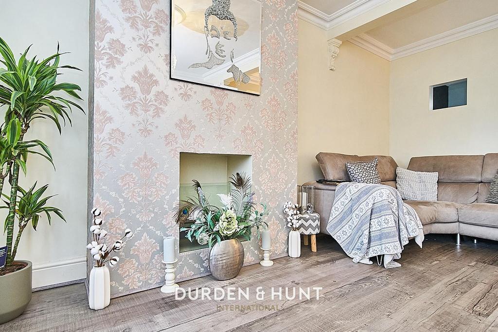 Osborne Road, Hornchurch, RM11 5 bed semidetached house for sale £