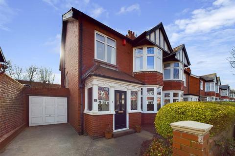 3 bedroom semi-detached house for sale - Monkseaton Drive, Whitley Bay