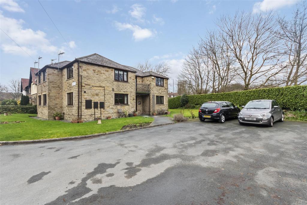 Front/parking/gardens