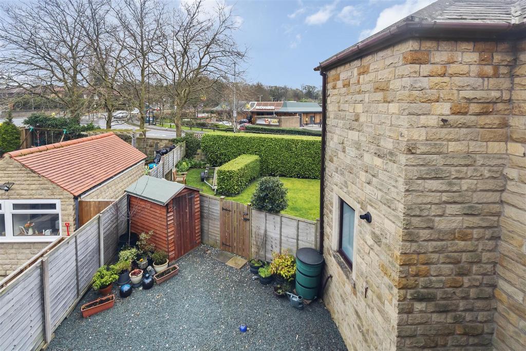 Rear communal gardens